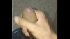 masturbando mi pene reci&eacute_n eyaculado Thumb