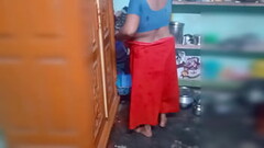 Desi beauty girl bathing in changing dress Thumb