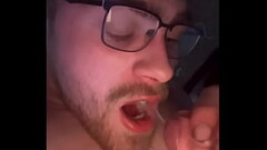 19 y/o cumming in his own mouth Thumb