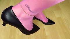 Clarks Linvale Jerica black leather pumps, nylons, anklet and tattoos - shoeplay by Isabelle-Sandrin Thumb