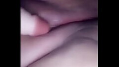 Latina fucks her juicy pussy Thumb