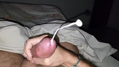 Slowmotion cumshot in bed Thumb