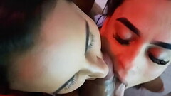 Esposa convidou a amiga gostosa para um m&eacute_nage com o marido! Sexo delicioso que terminou com  Thumb